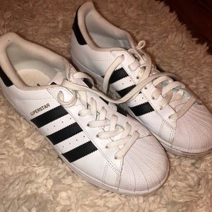 WOMENS ADIDAS SUPERSTARS